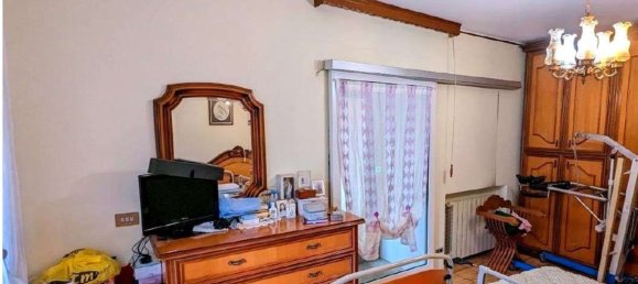 7 rooms Apartment in Venegono Inferiore, Italy No. 181410 11