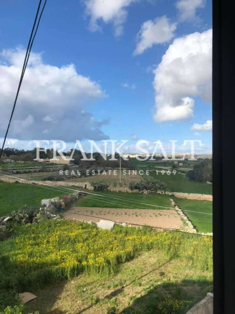 280m² Office in Qormi, Malta No. 12988