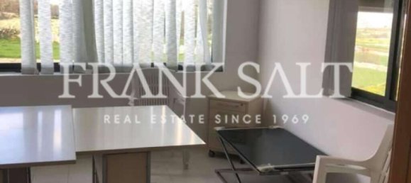 280m² Office in Qormi, Malta No. 12988 2