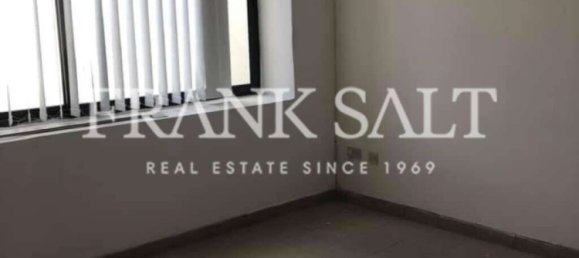 280m² Office in Qormi, Malta No. 12988 4
