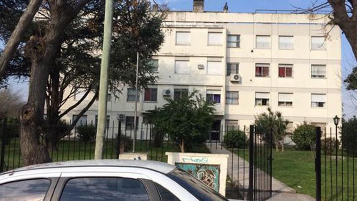 2 bedrooms Apartment in Berazategui, Argentina No. 17198