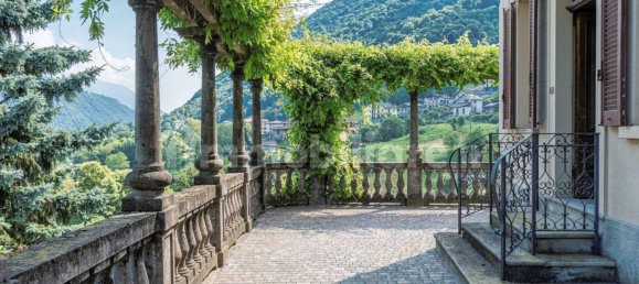 4 bedrooms Apartment in Schignano, Italy No. 158979 6