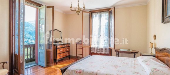 4 bedrooms Apartment in Schignano, Italy No. 158979 17