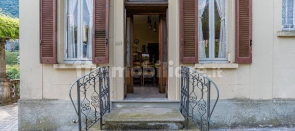 4 bedrooms Apartment in Schignano, Italy No. 158979 7