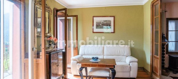 4 bedrooms Apartment in Schignano, Italy No. 158979 10