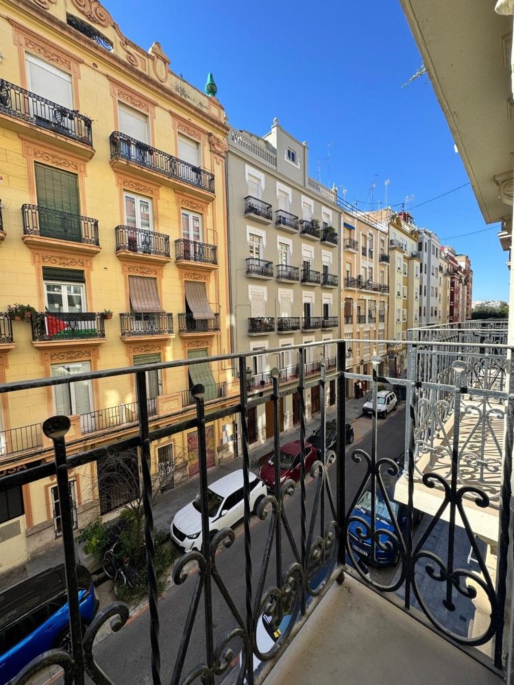 3 bedrooms Apartment in Valencia, Spain No. 236568