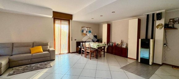 2 bedrooms Apartment in Pradalunga, Italy No. 235840 3