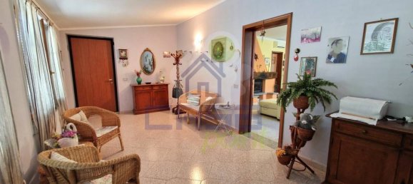 3 Schlafzimmer Villa in Cremona, Italy, Nr. 363283 10