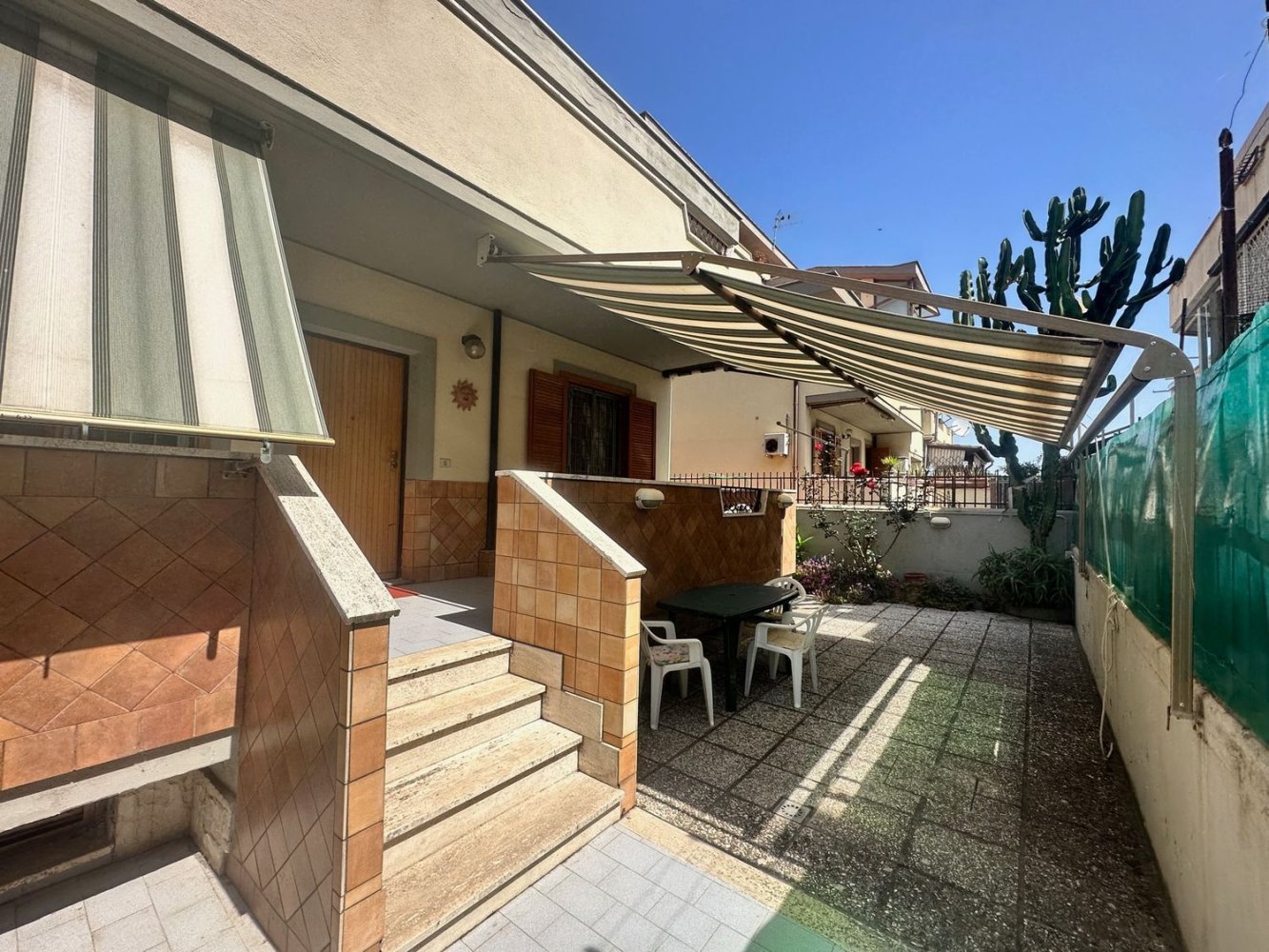 4 Schlafzimmer Doppelhaus in Ladispoli, Italy, Nr. 321612