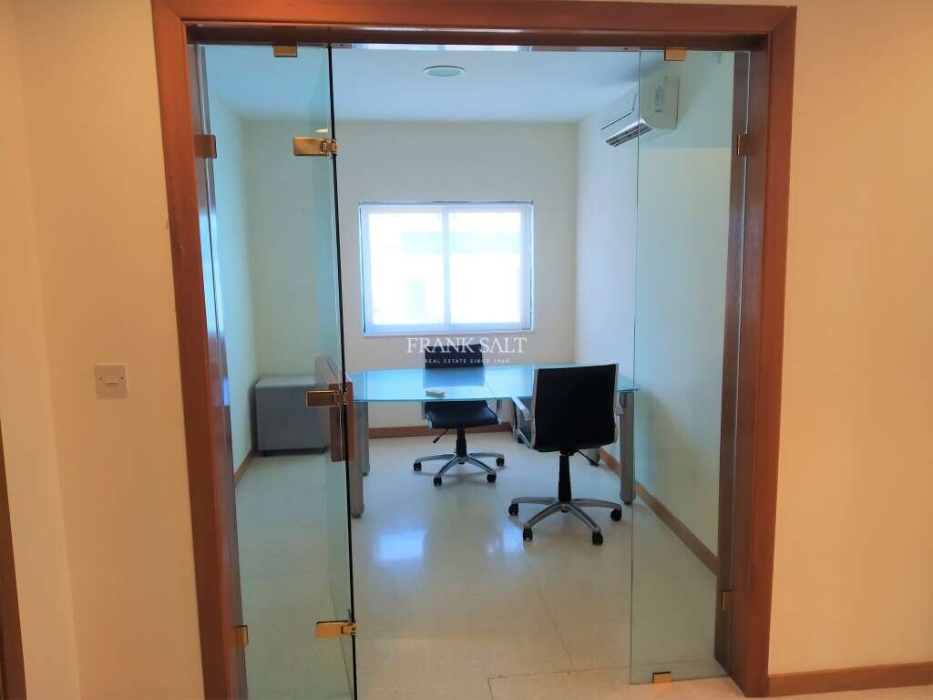 100m² Office in Ta' Xbiex, Malta No. 12340