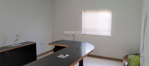 100m² Office in Ta' Xbiex, Malta No. 12340 10