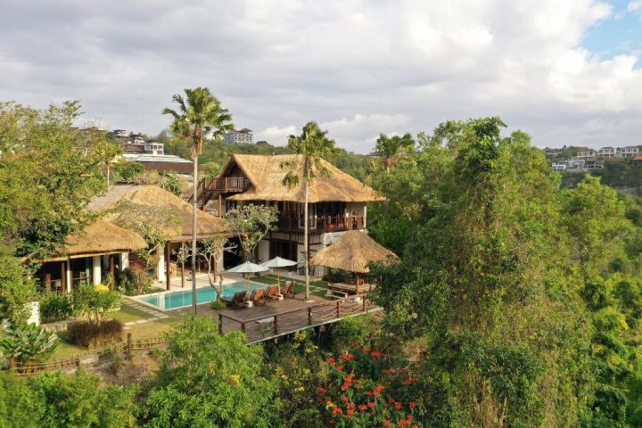 3 Schlafzimmer Villa in Jimbaran, Indonesia, Nr. 3237
