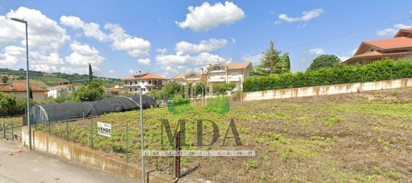 Земельный участок 590м² в Торторето, Италия № 104299 4