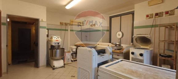 3 rooms Commercial property in Lurano, Italy No. 277714 8