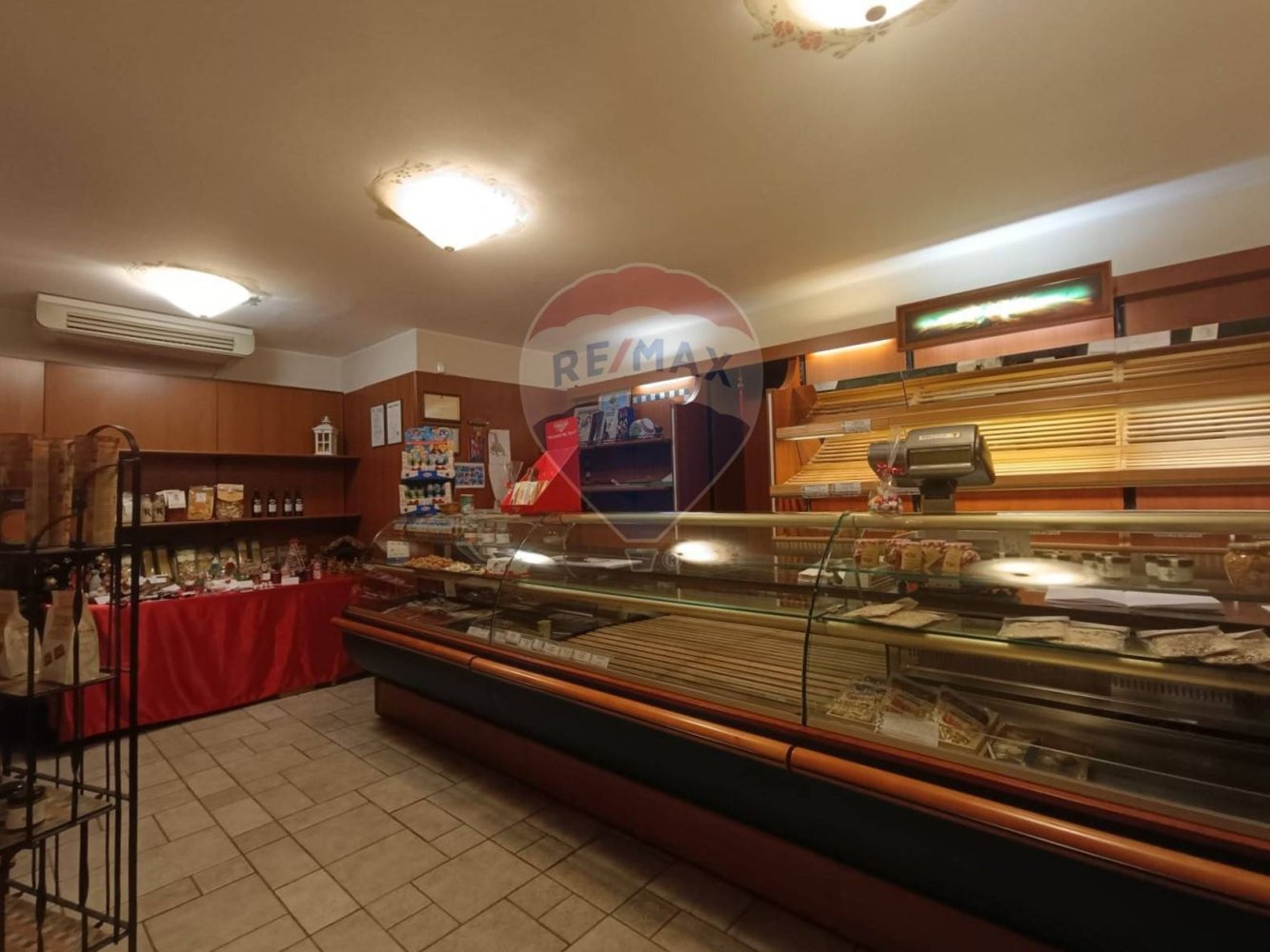 3 rooms Commercial property in Lurano, Italy No. 277714