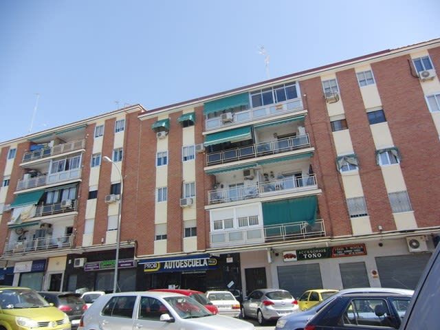 3 bedrooms Apartment in Parla, Spain No. 274930