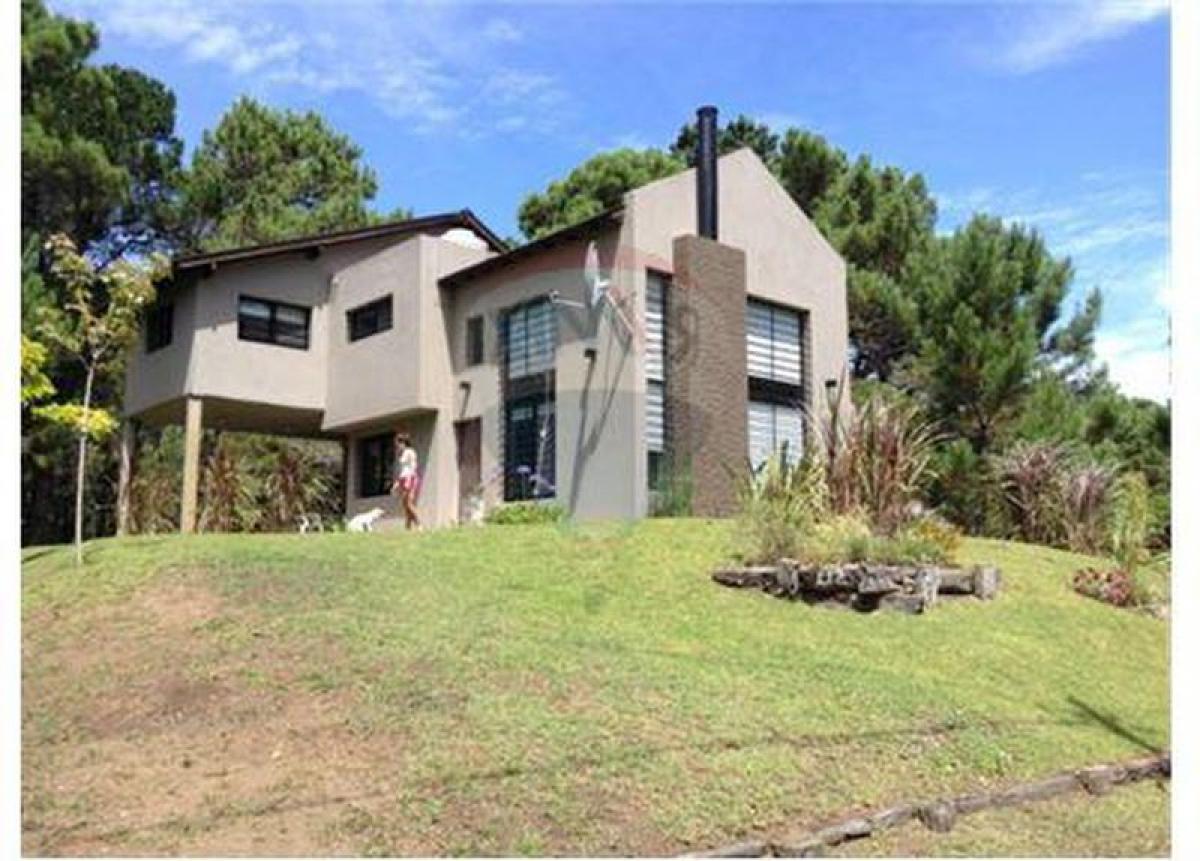 3 bedrooms House in Mar del Plata, Argentina No. 72013