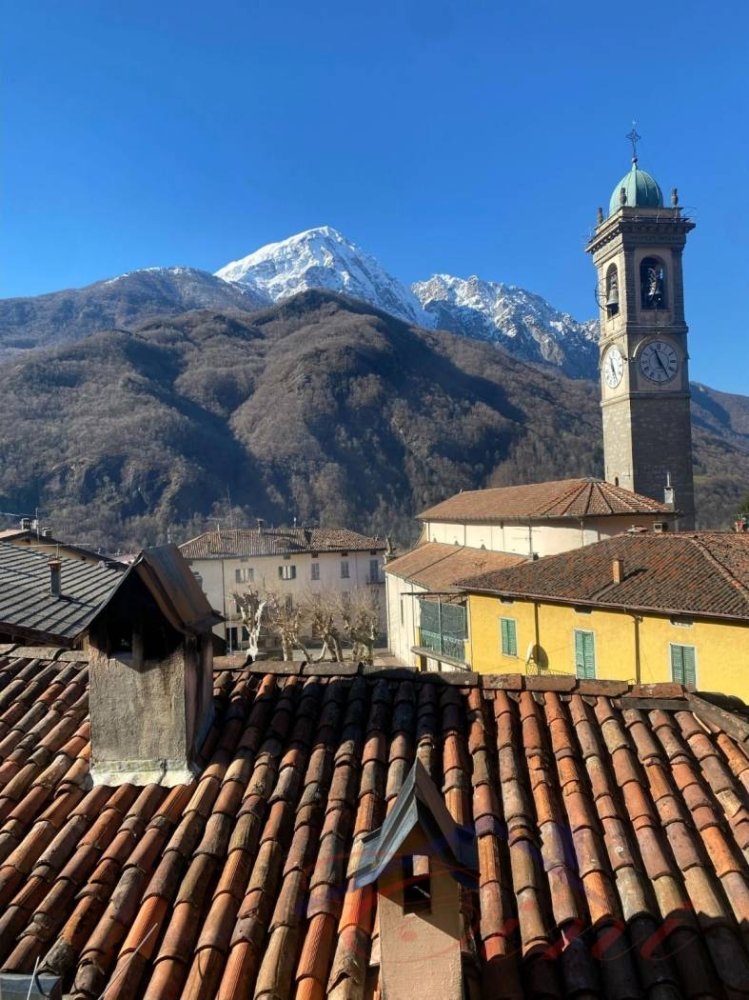 3 Schlafzimmer Haus in Introbio, Italy, Nr. 337686