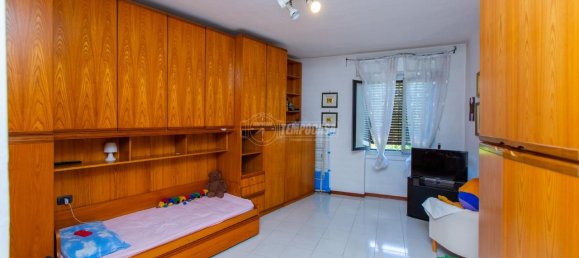 Apartamento de 3 divisões em Busto Arsizio, Italy N.º 173649 22