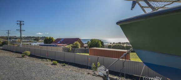 3 bedrooms House in Penguin, Australia No. 647 19