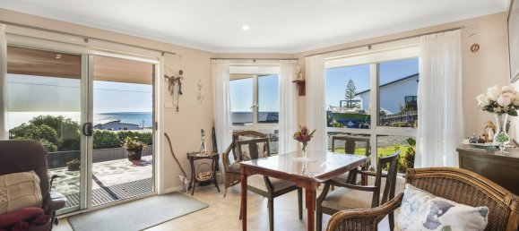 3 bedrooms House in Penguin, Australia No. 647 11