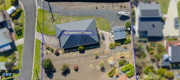 3 bedrooms House in Penguin, Australia No. 647 21