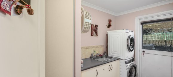 3 bedrooms House in Penguin, Australia No. 647 17