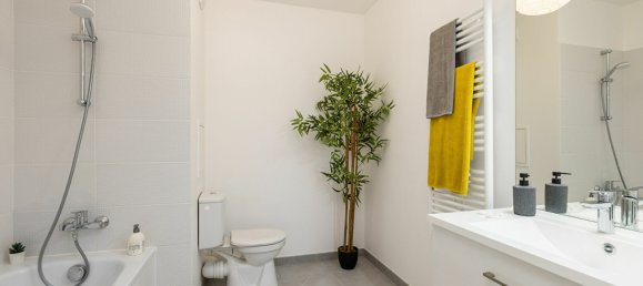 Квартира с 3 спальнями в Коломб, Франция № 174511 10