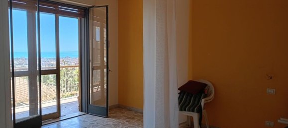 8 rooms Apartment in Catania, Italy No. 306979 12