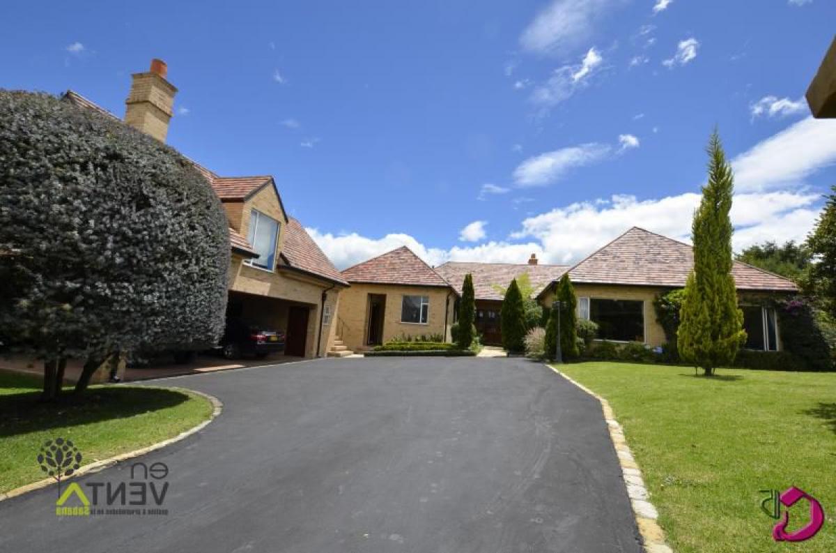 4 bedrooms House in Cundinamarca, Colombia No. 4738