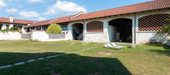 Villa de 5 dormitorios en Caselle Torinese, Italy No. 340407 4