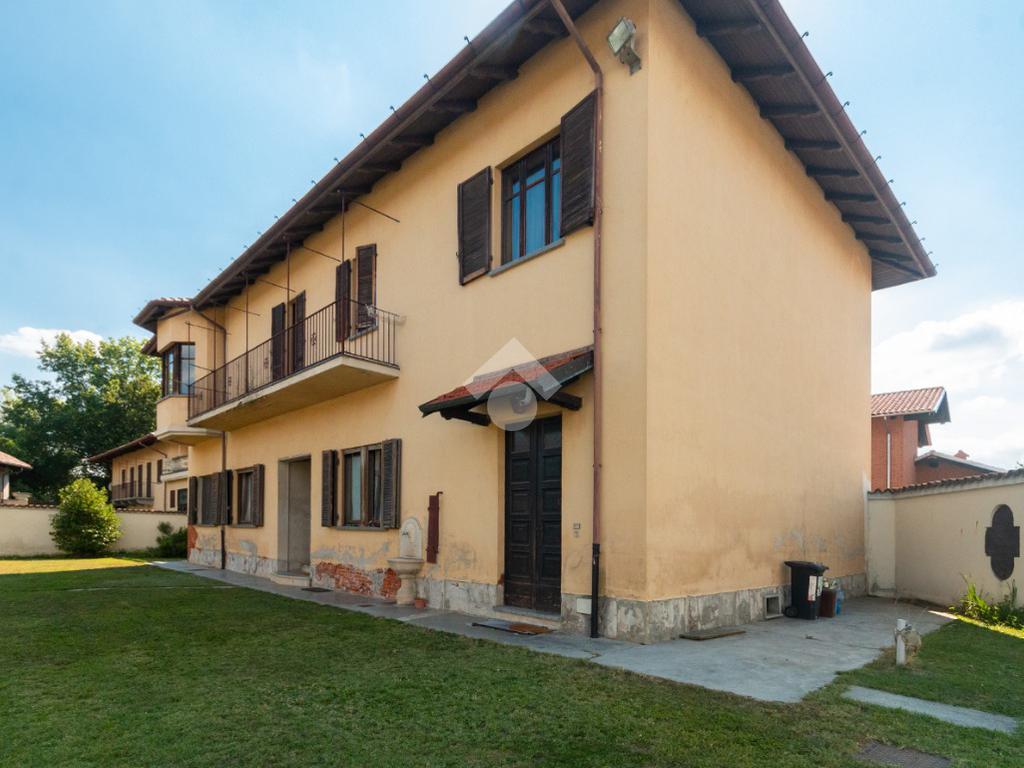 Villa de 5 dormitorios en Caselle Torinese, Italy No. 340407