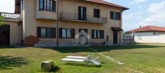 Villa de 5 dormitorios en Caselle Torinese, Italy No. 340407 3