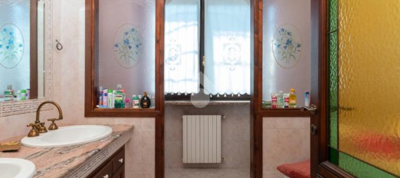 Villa de 5 dormitorios en Caselle Torinese, Italy No. 340407 8