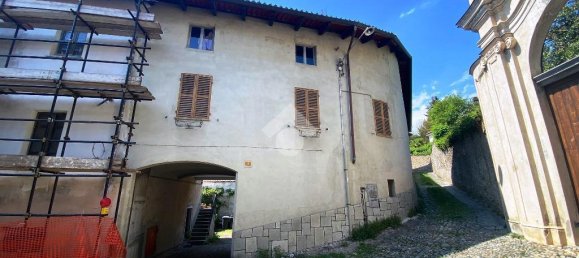 4 rooms House in Castellamonte, Italy No. 17626 9