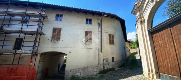 4 rooms House in Castellamonte, Italy No. 17626 2