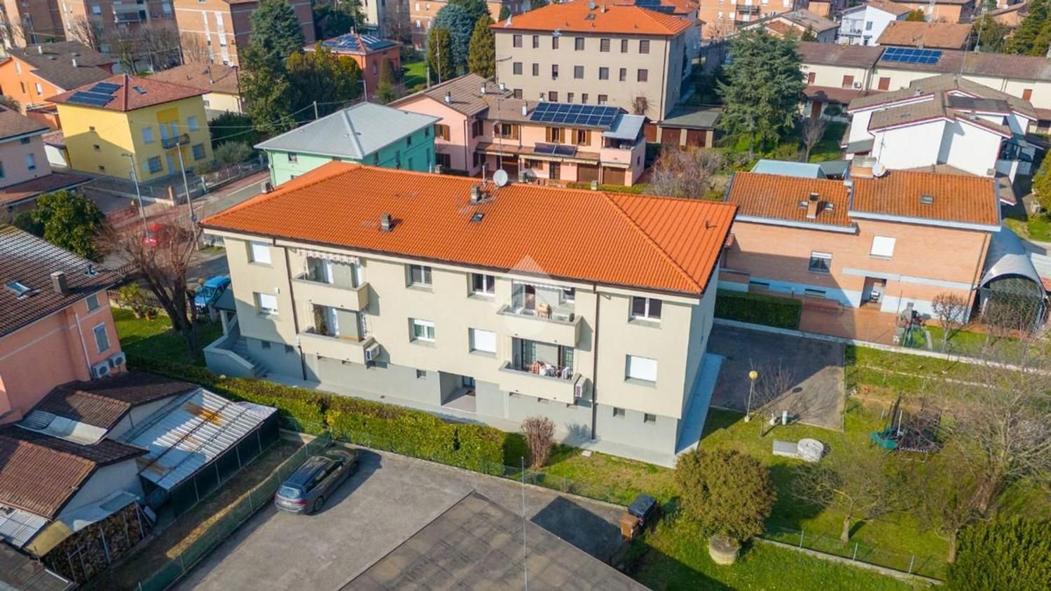 3 rooms Apartment in Bagnolo in Piano, Italy No. 161547