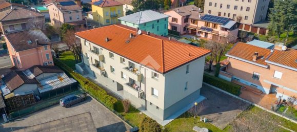 3 rooms Apartment in Bagnolo in Piano, Italy No. 161547 48