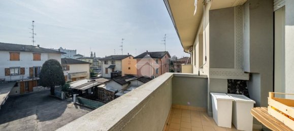 3 rooms Apartment in Bagnolo in Piano, Italy No. 161547 42