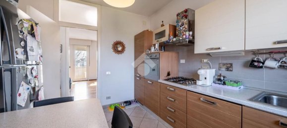 3 rooms Apartment in Bagnolo in Piano, Italy No. 161547 15