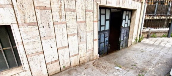 Gewerbliche Immobilie in Reggio Calabria, Italy 140m², Nr. 371964 2