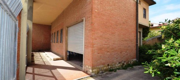 4 rooms Villa in Rosignano Marittimo, Italy No. 26708 3