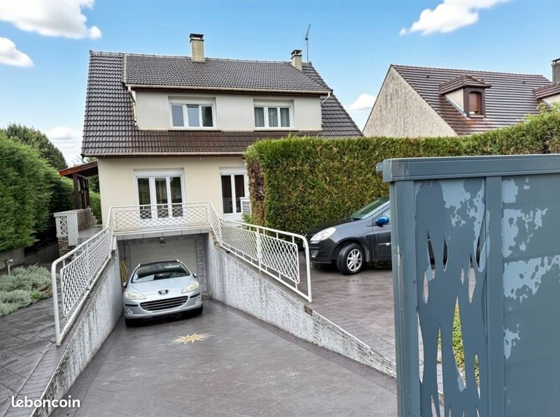 5 Schlafzimmer Haus in Dammartin-en-Goele, France, Nr. 323393