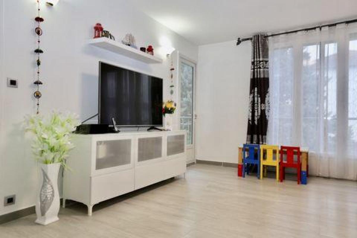 Apartamento com 4 quartos em condomínio em Montreuil, France N.º 24408