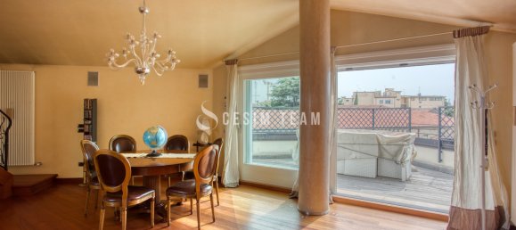 Пентхаус с 3 спальнями в Тревизо, Италия № 159462 2