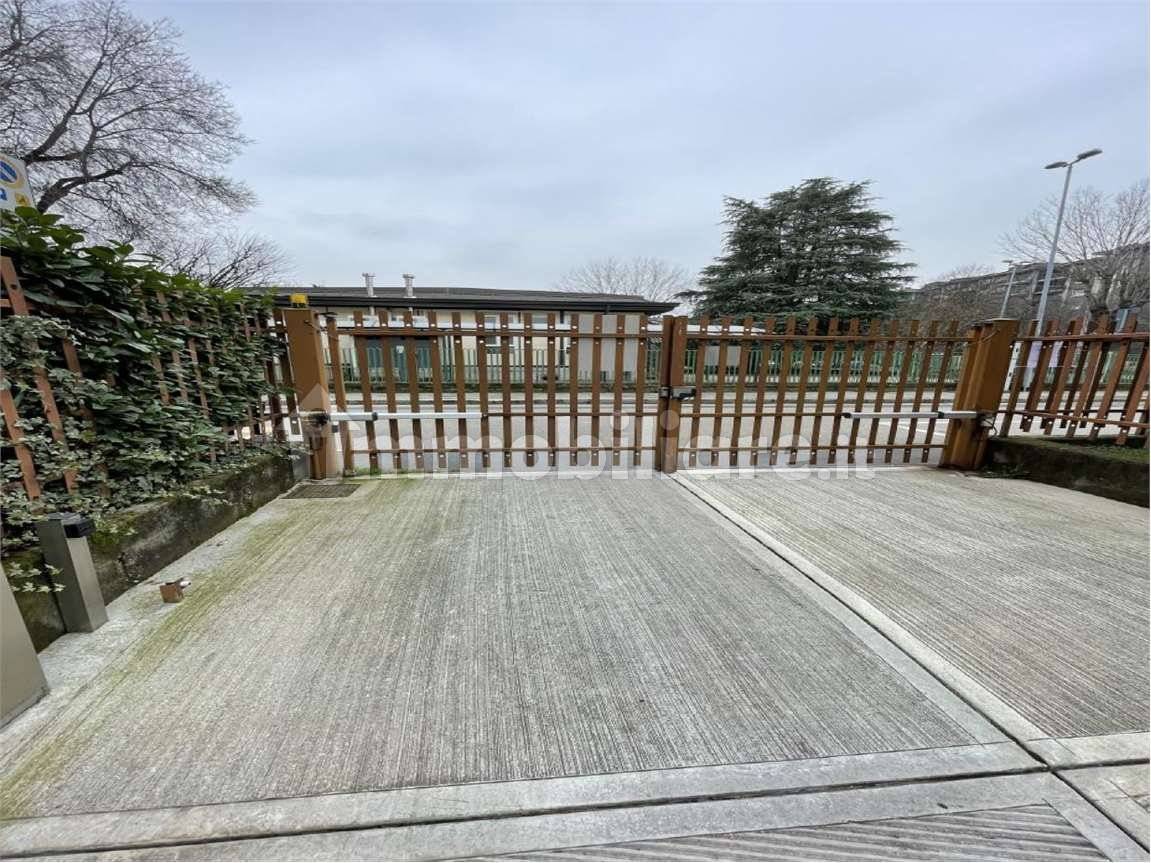 3 bedrooms Apartment in Baranzate, Italy No. 265267