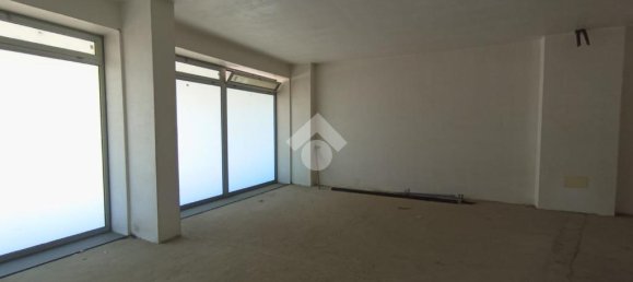 1-salle Bureau à Cosenza, Italy No. 36179 3