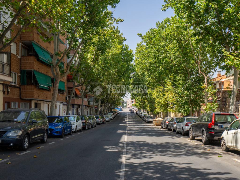 3 rooms Apartment in Madrid, Spain No. 230442