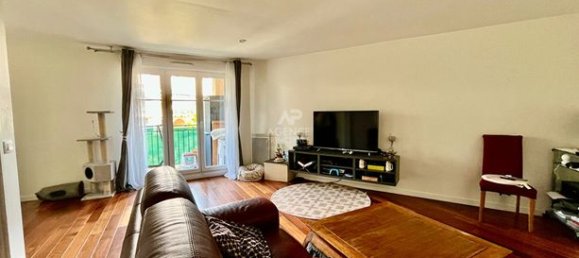 3 bedrooms Apartment in Vaureal, France No. 305521 3