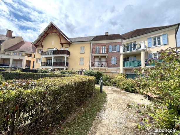 3 bedrooms Apartment in Vaureal, France No. 305521